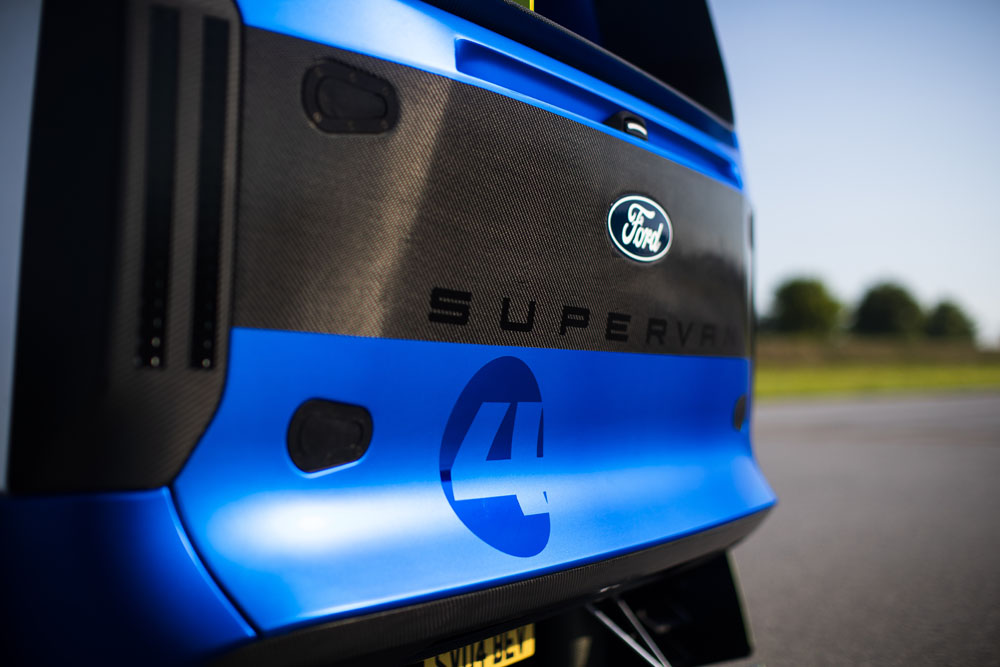 Absolutamente demencial. Este Ford Pro SuperVan tiene 2.000 electrizantes caballos 33 Motor16 2022 FORD E TRANSIT SUPERVAN 27 Motor16