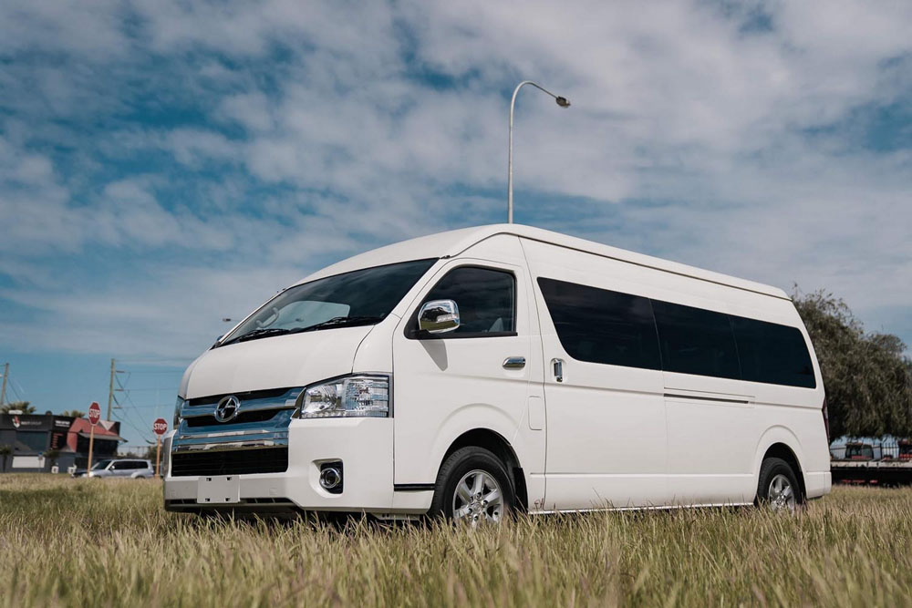 El Toyota HiAce ahora es eléctrico y tiene marca china 9 Motor16 2022 Joylong E6 Electric Bus 5 2 Motor16