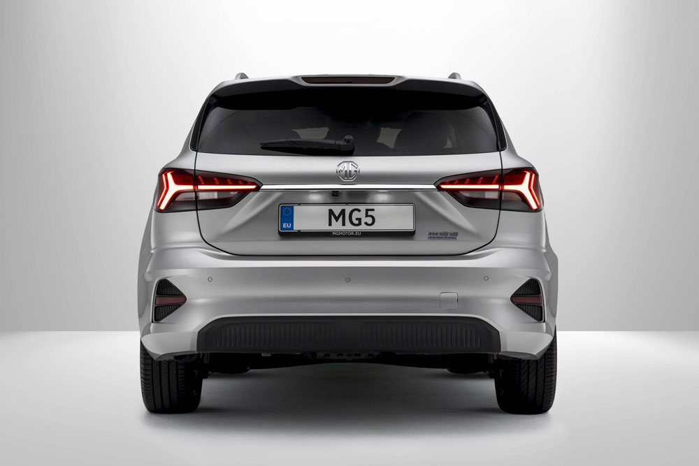 El interesante MG5 EV se pone a tono 6 Motor16 2022 MG5 EV 2 Motor16