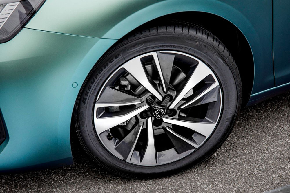 2022 Peugeot 408 Sedan 8 Motor16