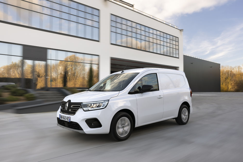 Más de 40.000 euros cuesta el nuevo Renault Kangoo Furgón eléctrico 2 Motor16 Renault Kangoo Furgón E-Tech. Imagen coche a coche.