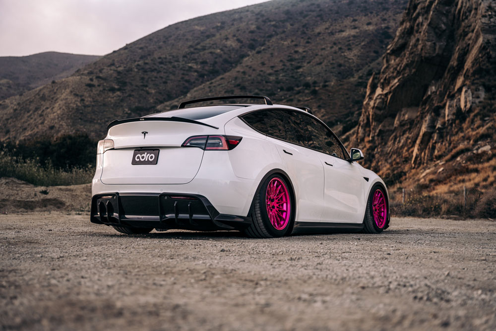 ADRO firma este kit aerodinámico para los Tesla Model 3 y Model Y 20 Motor16 2022 Tesla ADRO Aero Kit 19 Motor16