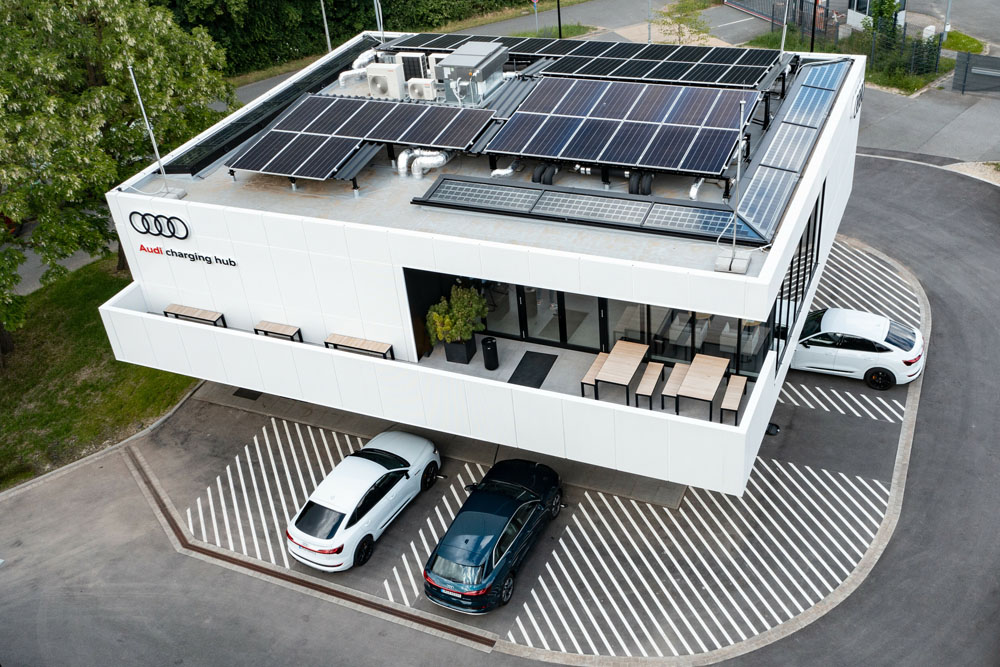 Audi charging hub. Cargar así tu eléctrico sí que es premium 5 Motor16 2022 audi charging hub nuremberg 1 2 Motor16