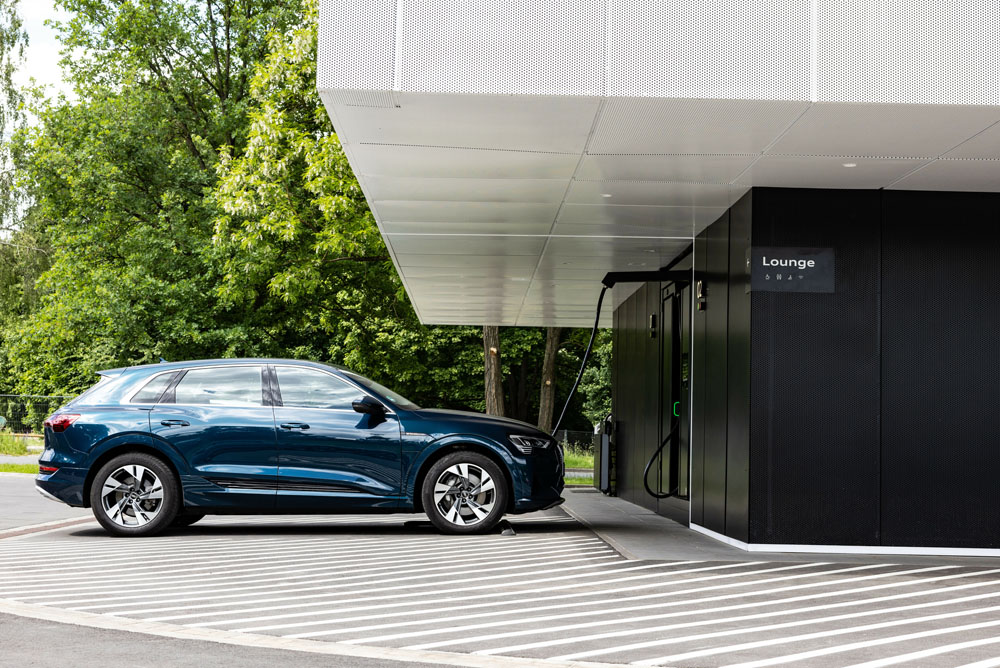 Audi charging hub. Cargar así tu eléctrico sí que es premium 11 Motor16 2022 audi charging hub nuremberg 10 Motor16