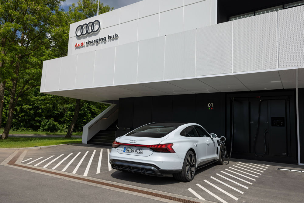 Audi charging hub. Cargar así tu eléctrico sí que es premium 6 Motor16 2022 audi charging hub nuremberg 26 Motor16