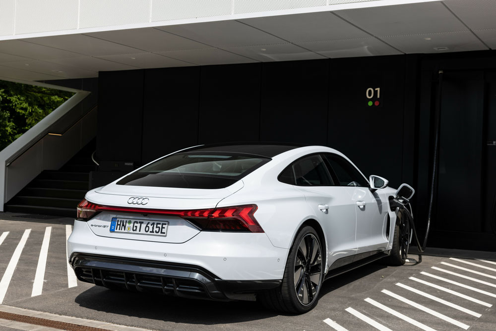 Audi charging hub. Cargar así tu eléctrico sí que es premium 12 Motor16 2022 audi charging hub nuremberg 27 Motor16