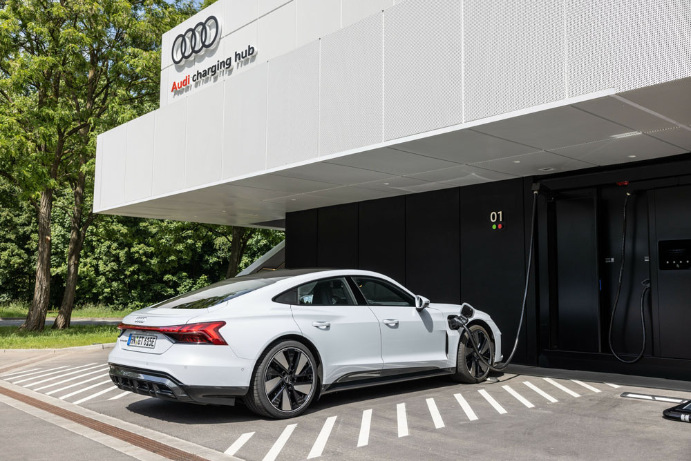 Audi charging hub. Cargar así tu eléctrico sí que es premium 13 Motor16 2022 audi charging hub nuremberg 30 Motor16