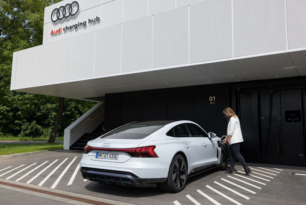 Audi charging hub. Cargar así tu eléctrico sí que es premium 15 Motor16 2022 audi charging hub nuremberg 38 Motor16