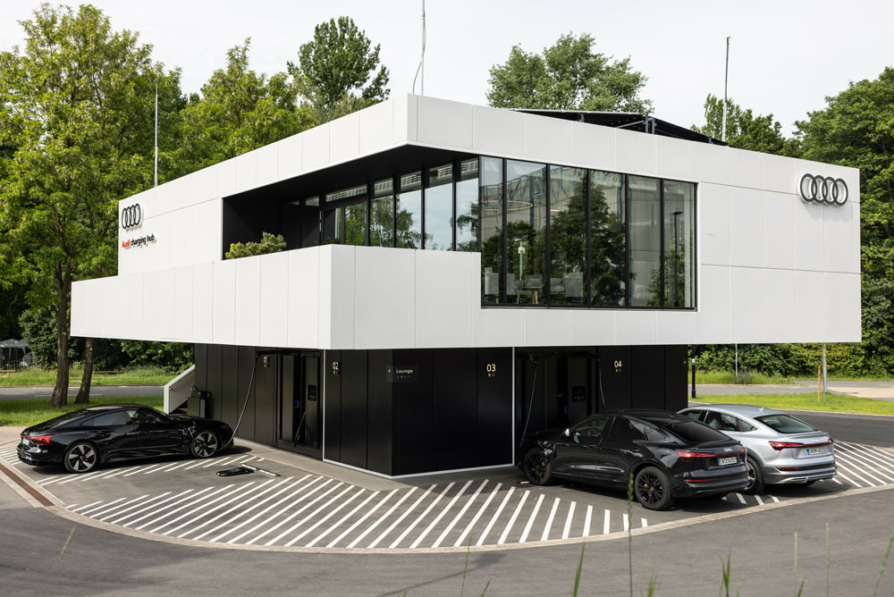 Audi charging hub. Cargar así tu eléctrico sí que es premium 8 Motor16 2022 audi charging hub nuremberg 40 Motor16