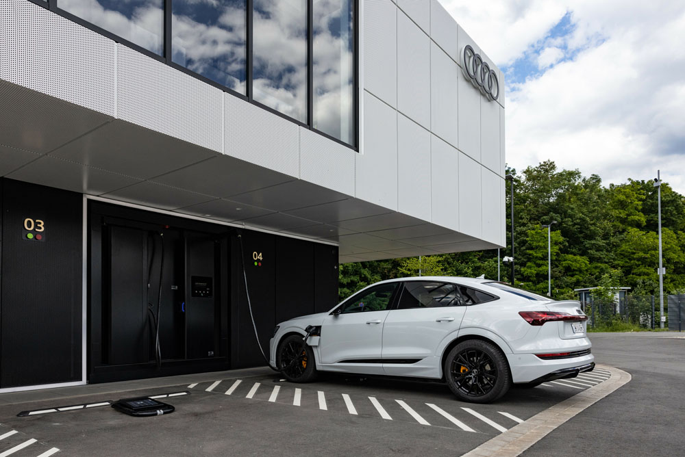 Audi charging hub. Cargar así tu eléctrico sí que es premium 9 Motor16 2022 audi charging hub nuremberg 5 Motor16