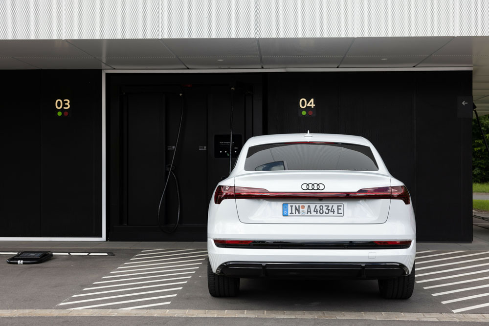 Audi charging hub. Cargar así tu eléctrico sí que es premium 10 Motor16 2022 audi charging hub nuremberg 7 Motor16