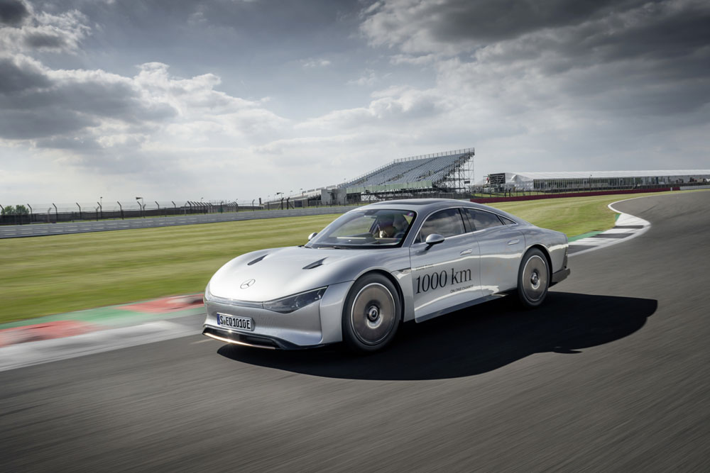 Mercedes-Benz VISION EQXX. Stuttgart-Silverstone. Imagen movimiento lateral.