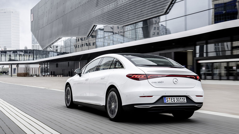 Mercedes-Benz EQE 350+. Imagen movimiento trasera.