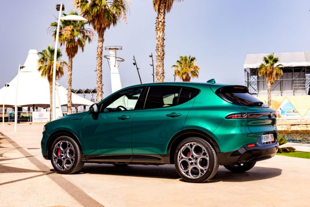 Conducimos el Alfa Romeo Tonale, un SUV deportivo y funcional 16 Motor16 Alfa Romeo TonaleAlfaRomeoTonale19jun22 rrss 015 1 Motor16