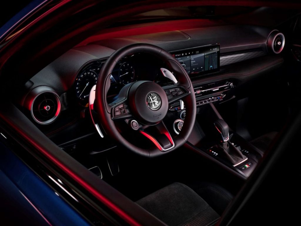 Alfa Romeo TonaleINTERIORS 1 resize Motor16