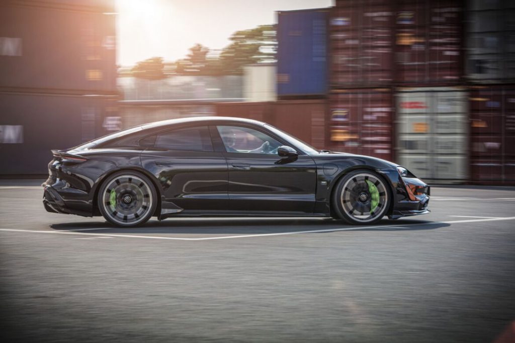 Brabus Porsche Taycan Turbo S. Así es la nueva creación de la preparadora alemana 5 Motor16 Brabus Porsche Taycan Turbo S