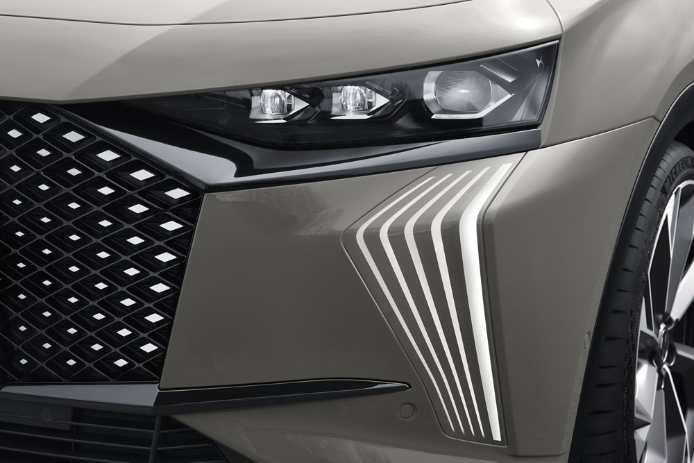 DS 7 2023: más refinamiento y un extra de potencia 26 Motor16 DS 7 Crossback 2023 14 1 Motor16