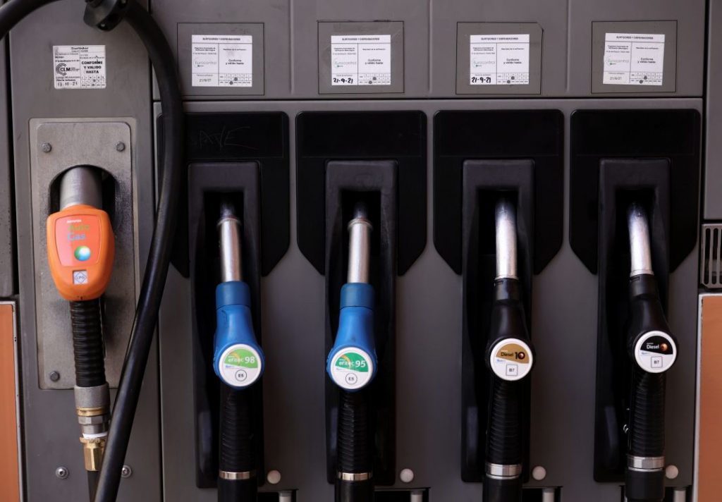 Prepara tus vacaciones con estos trucos para ahorrar hasta la última gota de gasolina 18 Motor16 Mangueras GLP