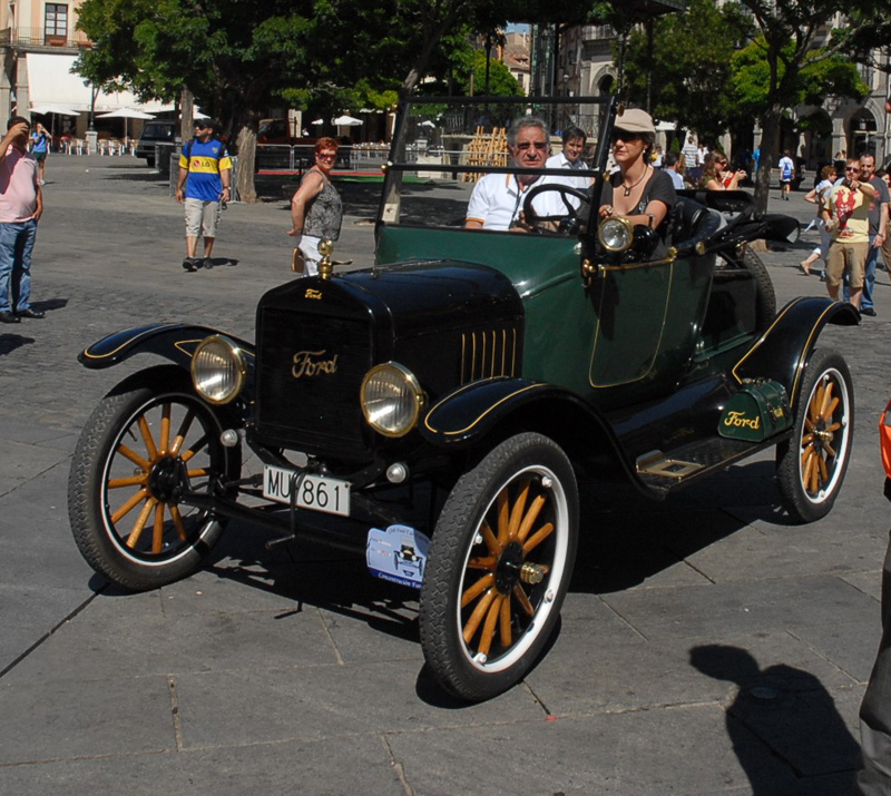 52 coches centenarios se van de rally 4 Motor16 FORDT1 Motor16