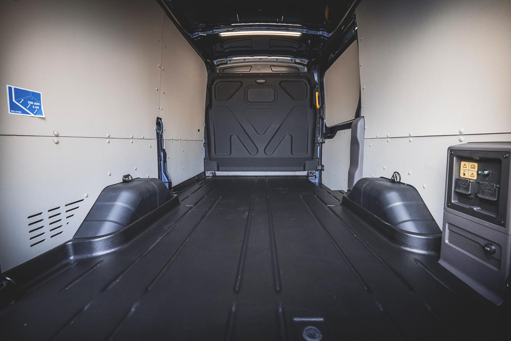 Ford E-Transit: ¿compensa pagar el doble? 6 Motor16 Ford E Transit 18 1 Motor16