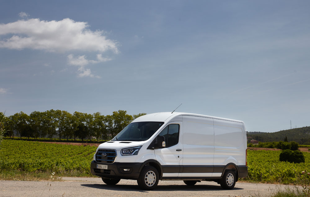 Ford E-Transit: ¿compensa pagar el doble? 10 Motor16 Ford E Transit 22 Motor16