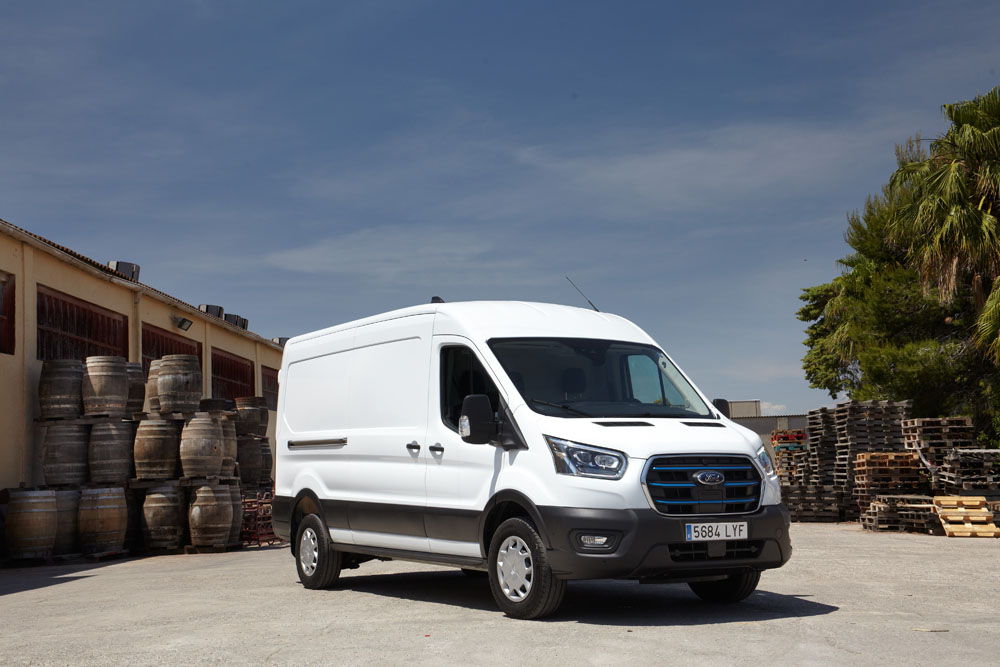 Ford E-Transit: ¿compensa pagar el doble? 11 Motor16 Ford E Transit 23 1 Motor16