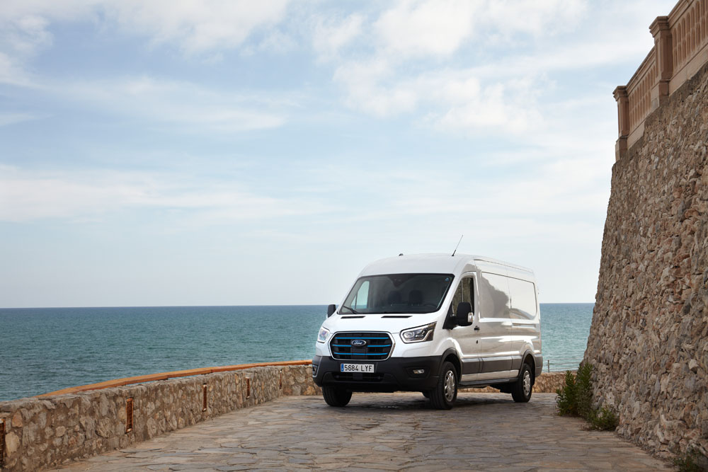 Ford E-Transit: ¿compensa pagar el doble? 24 Motor16 Ford E Transit 36 Motor16