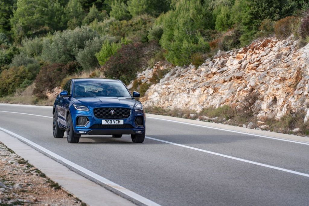 El coche más barato de cada marca de lujo 4 Motor16 Jaguar E Pace 1 Motor16
