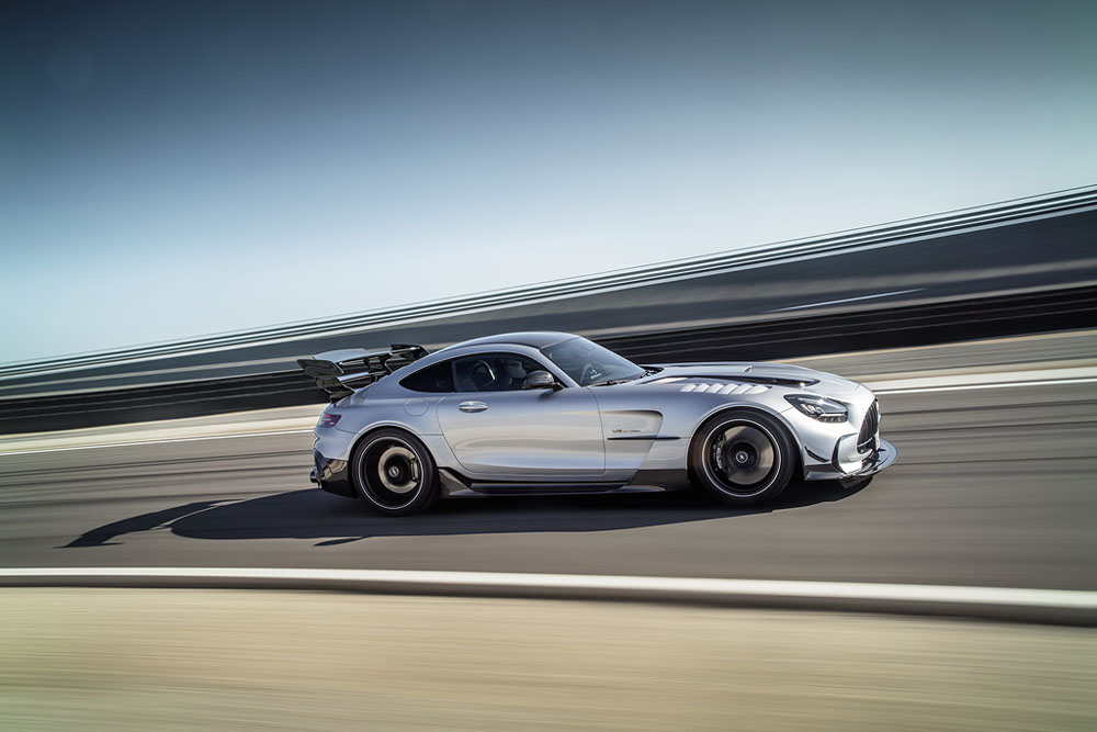 MERCEDES AMG GT BLACK SERIES 4 Motor16