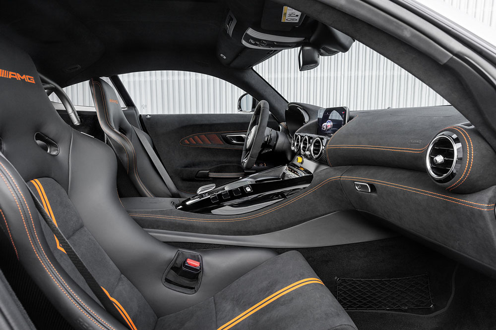 MERCEDES AMG GT BLACK SERIES 7 Motor16