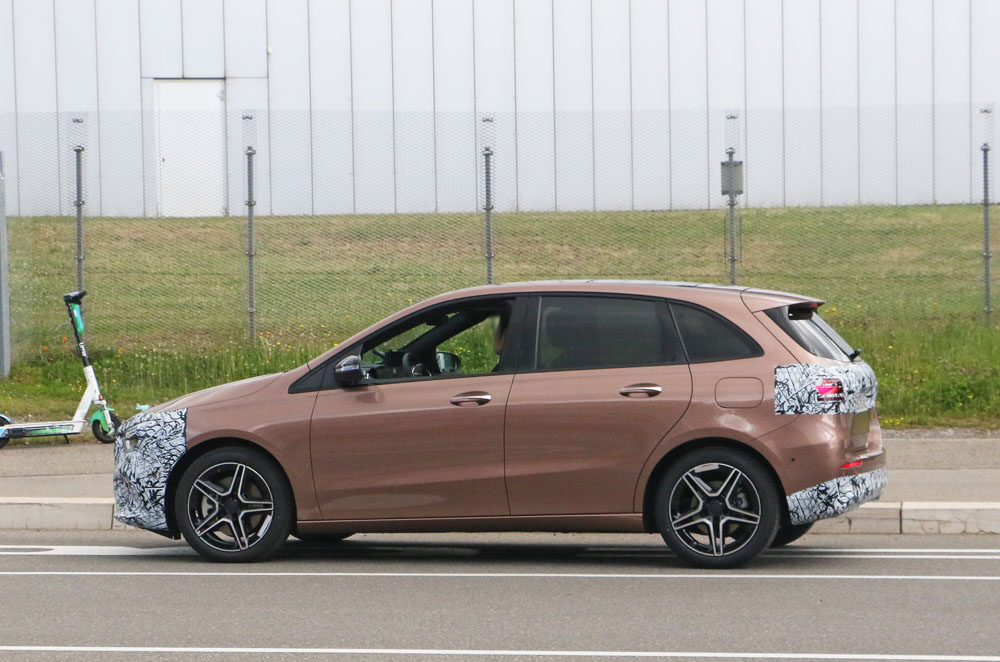 La nueva cara del Mercedes Clase B 10 Motor16 MERCEDES CLASE B 10 Motor16