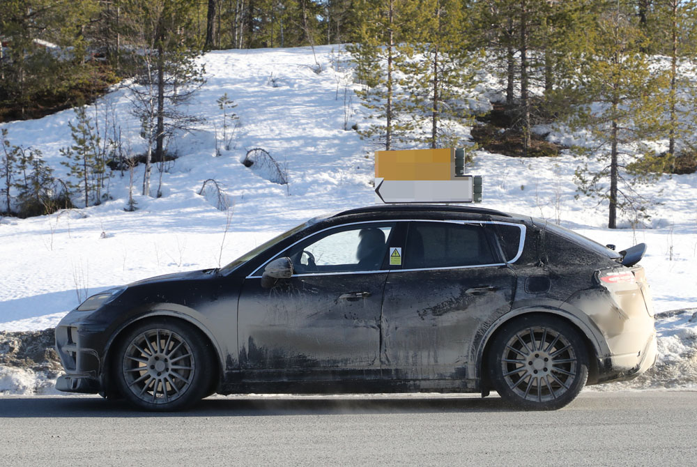 PORSCHE MACAN ELECTRICO 25 Motor16