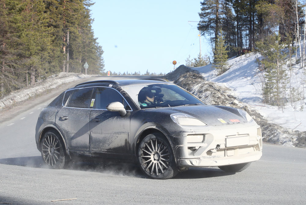 PORSCHE MACAN ELECTRICO 32 Motor16