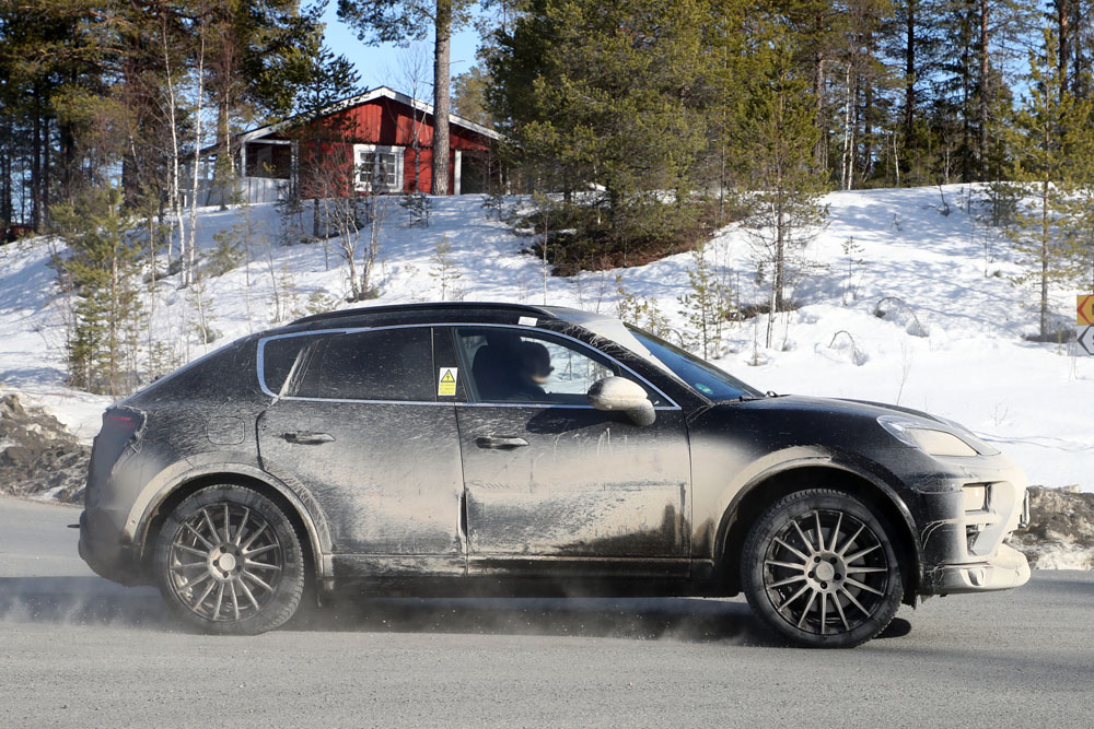 PORSCHE MACAN ELECTRICO 33 Motor16