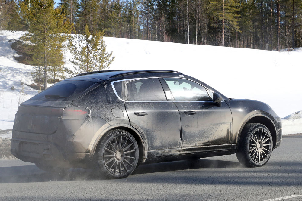 PORSCHE MACAN ELECTRICO 34 Motor16