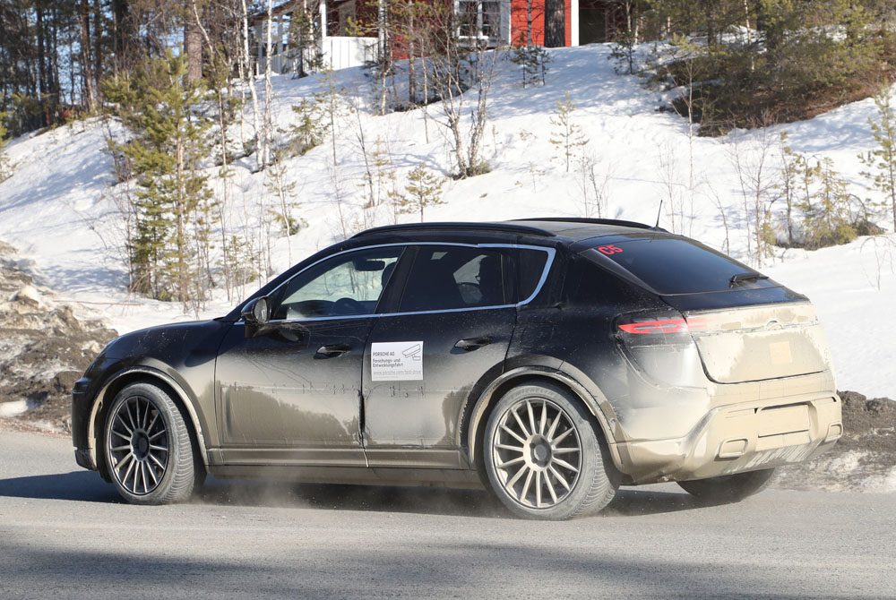 PORSCHE MACAN ELECTRICO 39 Motor16