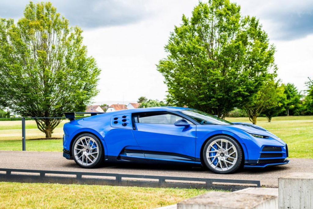 Bugatti entrega el primer Centodieci. Ya solo quedan nueve, a razón de 8 millones de euros la unidad 1 Motor16 Primer Bugatti Centodieci 2 Motor16