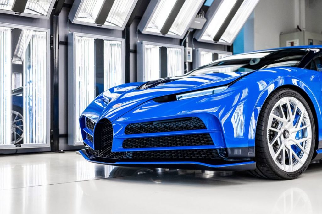 Bugatti entrega el primer Centodieci. Ya solo quedan nueve, a razón de 8 millones de euros la unidad 18 Motor16 Primer Bugatti Centodieci 8 Motor16