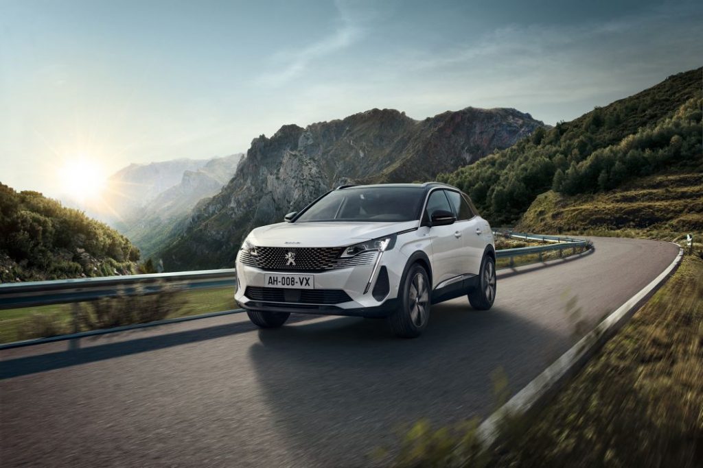 Lo que ahorrarías con estos 6 SUV si el Gobierno decide bajar la velocidad 90 Motor16 SUC CompactosPEUGEOT 3008PHEV 2009RC 008 Motor16