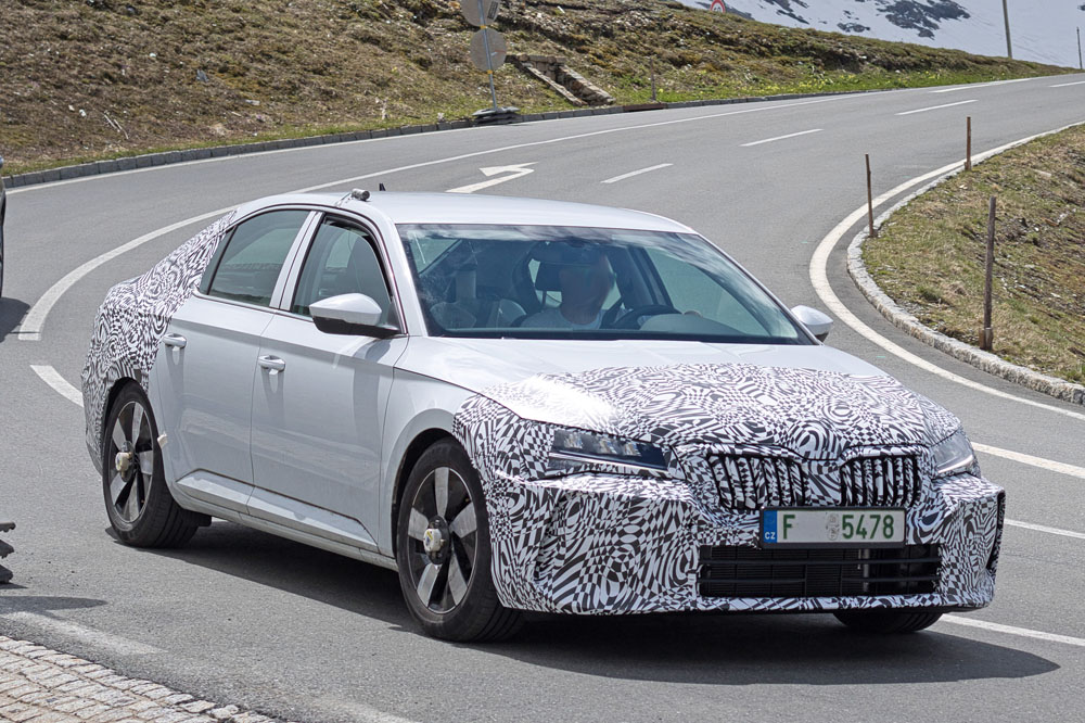 El futuro Skoda Superb está ya en camino 4 Motor16 Skoda Superb mule 2 1 Motor16