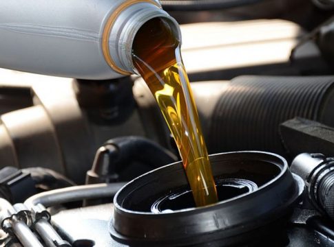 Cómo mirar el aceite de un coche de forma correcta