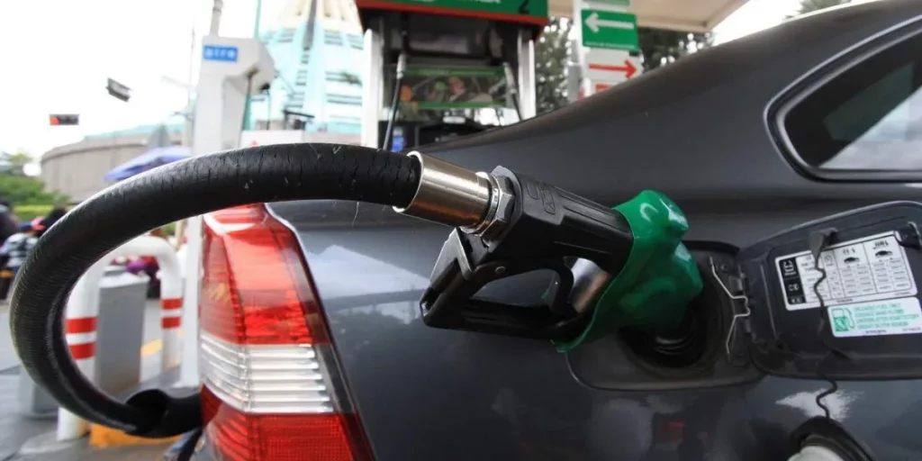 Llega el verano y la subida de la gasolina. Pero estas son las pesimistas previsiones que hacen los expertos 60 Motor16 ¿Qué daños específicos le puede ocurrir al coche?