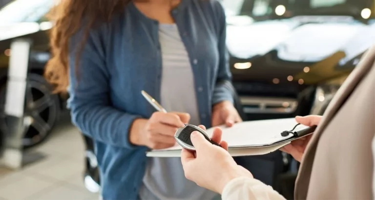 Motos, coches y furgonetas desde 180 euros: La impresionante subasta de coches del ayuntamiento