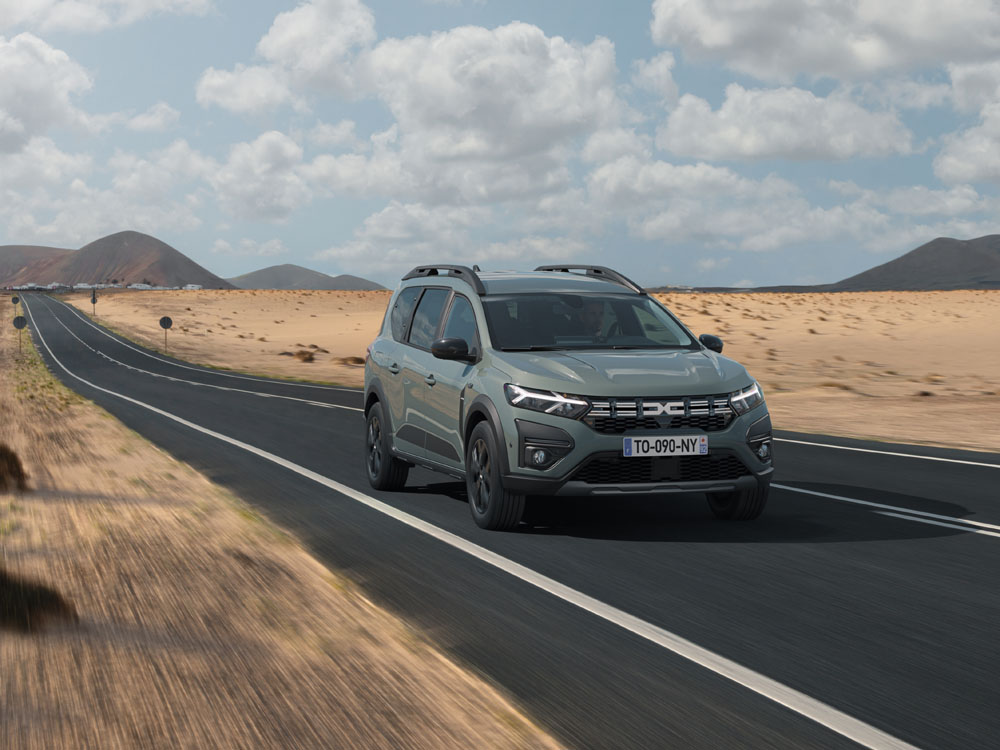 Dacia limita sus coches a 180 km/h, pero ¿alguno los coge? 2 Motor16 dacia 180 kmh 5 Motor16