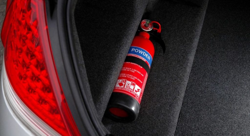 Este es el extintor que necesitas según tu tipo de coche 66 Motor16 Características de los extintores para coche