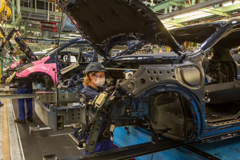 Ford adjudica a Almussafes la fabricación de coches eléctricos 1 Motor16 El 60% de la produción de Ford Almussafes se centra actualmente en el Kuga.