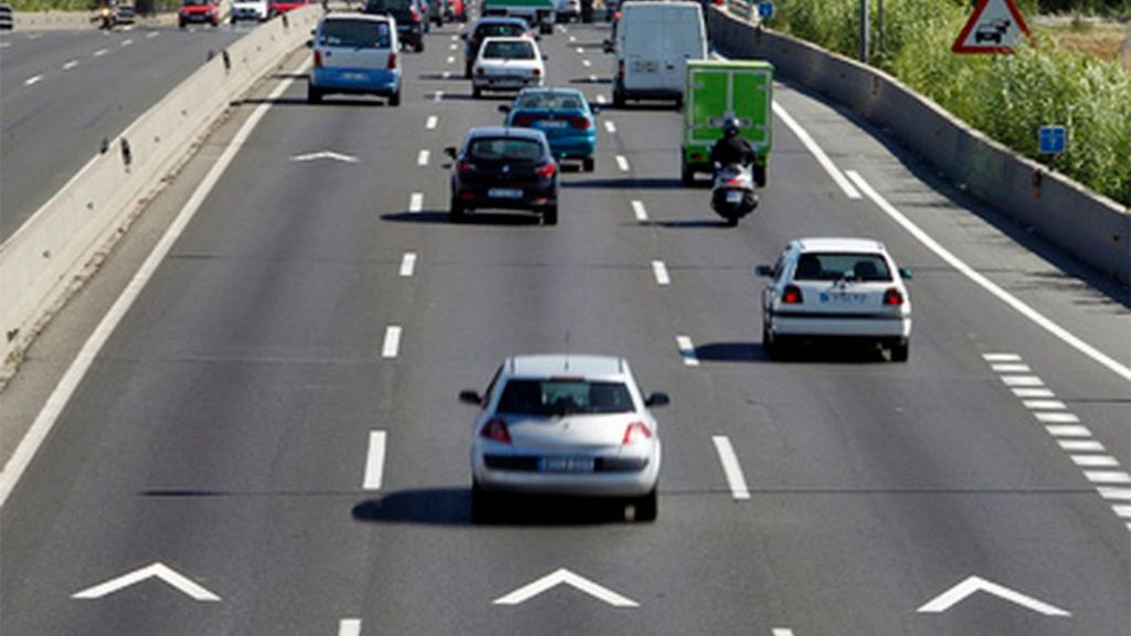 Una vez más la DGT explica para qué sirven sus ‘Dientes de dragón’ 95 Motor16 galones Motor16