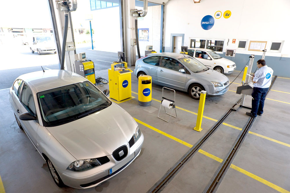 Estos son los fallos más habituales cuando pasas la ITV 1 Motor16 itv. línea de inspección