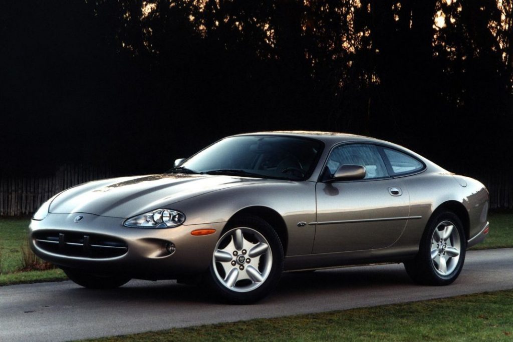 Estos coches no los quería ni el tato y ahora cuestan una fortuna 2 Motor16 jaguar xk 1 Motor16