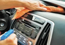 La OCU desvela cinco productos de limpieza que no debes utilizar en tu coche jamás